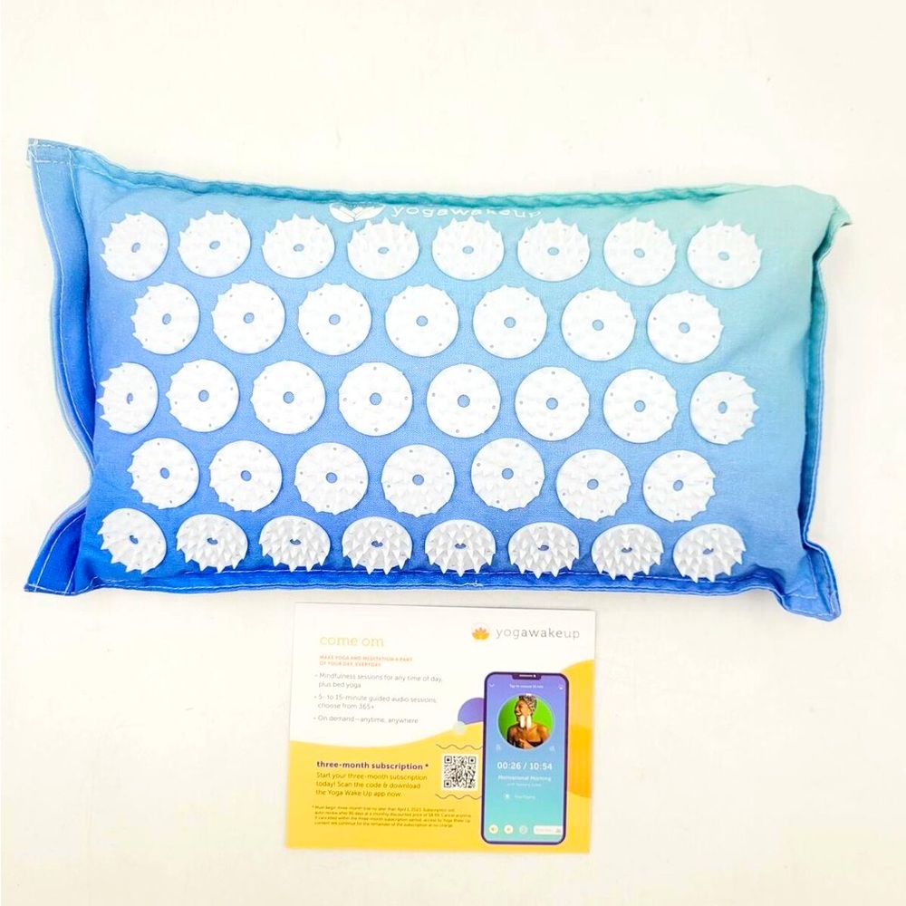 Yogawakeup acupressure pillow. NWT